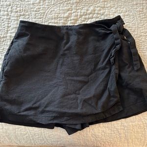 Black mini skort